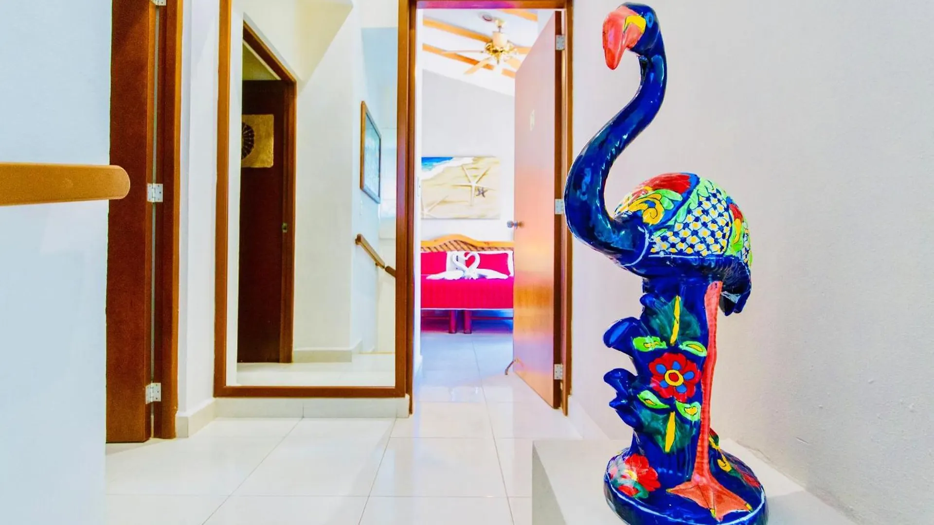 Deluxe Budget Balcony Room With Swimming Pool Air Conditioning And Parking Playa del Carmen Mexiko