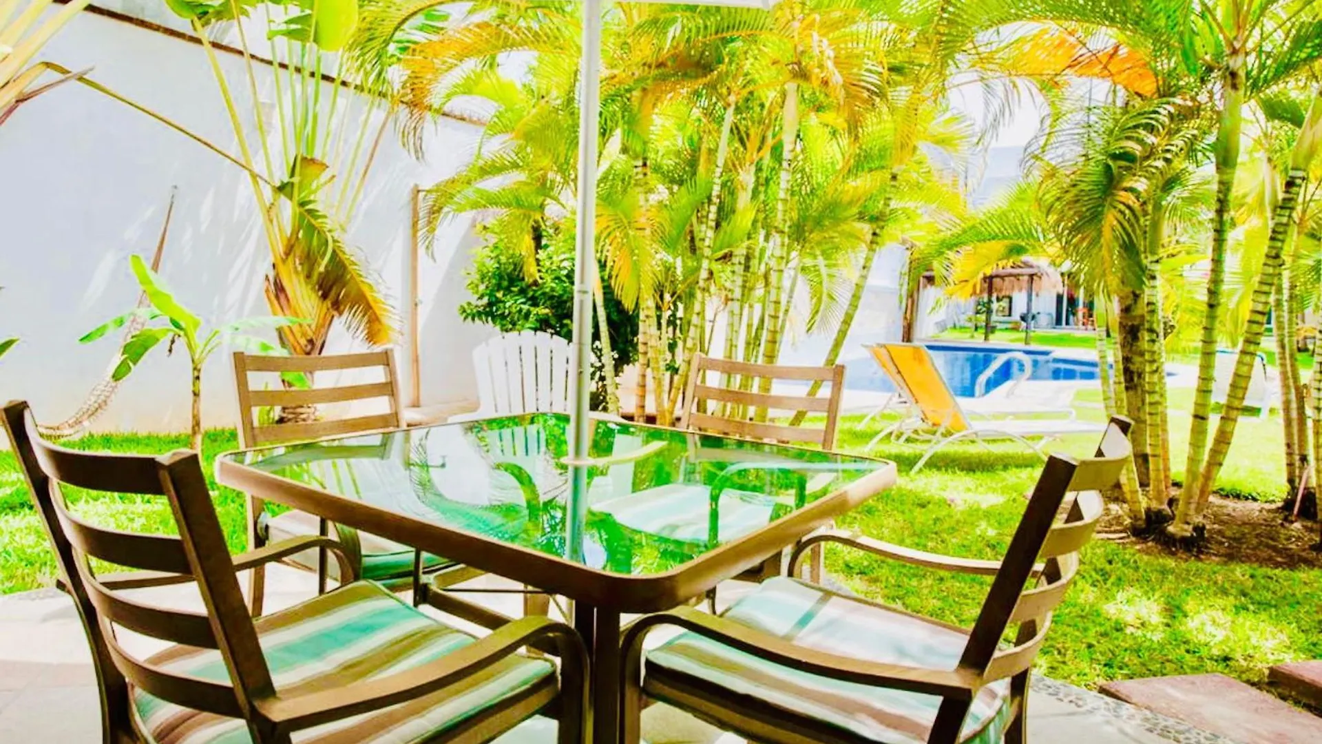 Penzion Deluxe Budget Balcony Room With Swimming Pool Air Conditioning And Parking Playa del Carmen