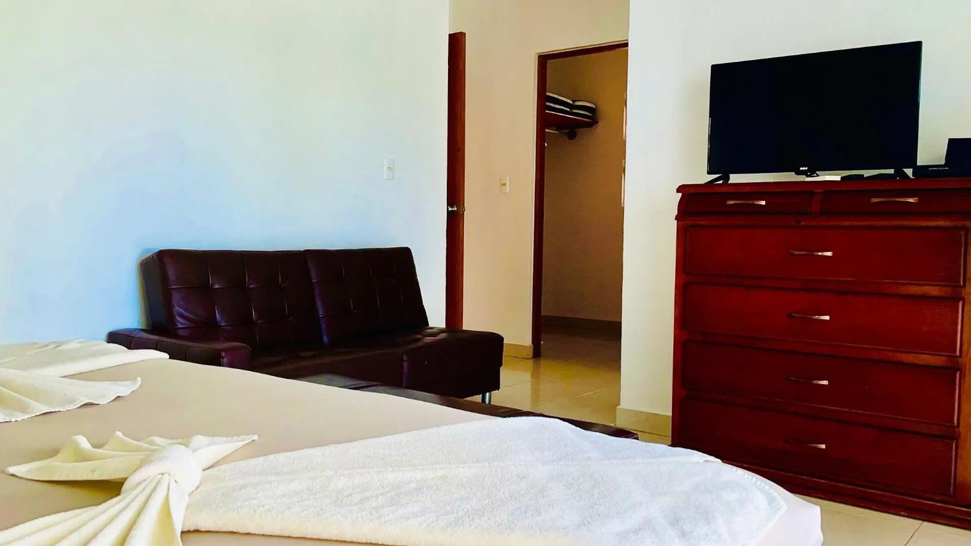 招待所 Deluxe Budget Balcony Room With Swimming Pool Air Conditioning And Parking 普拉亚卡门