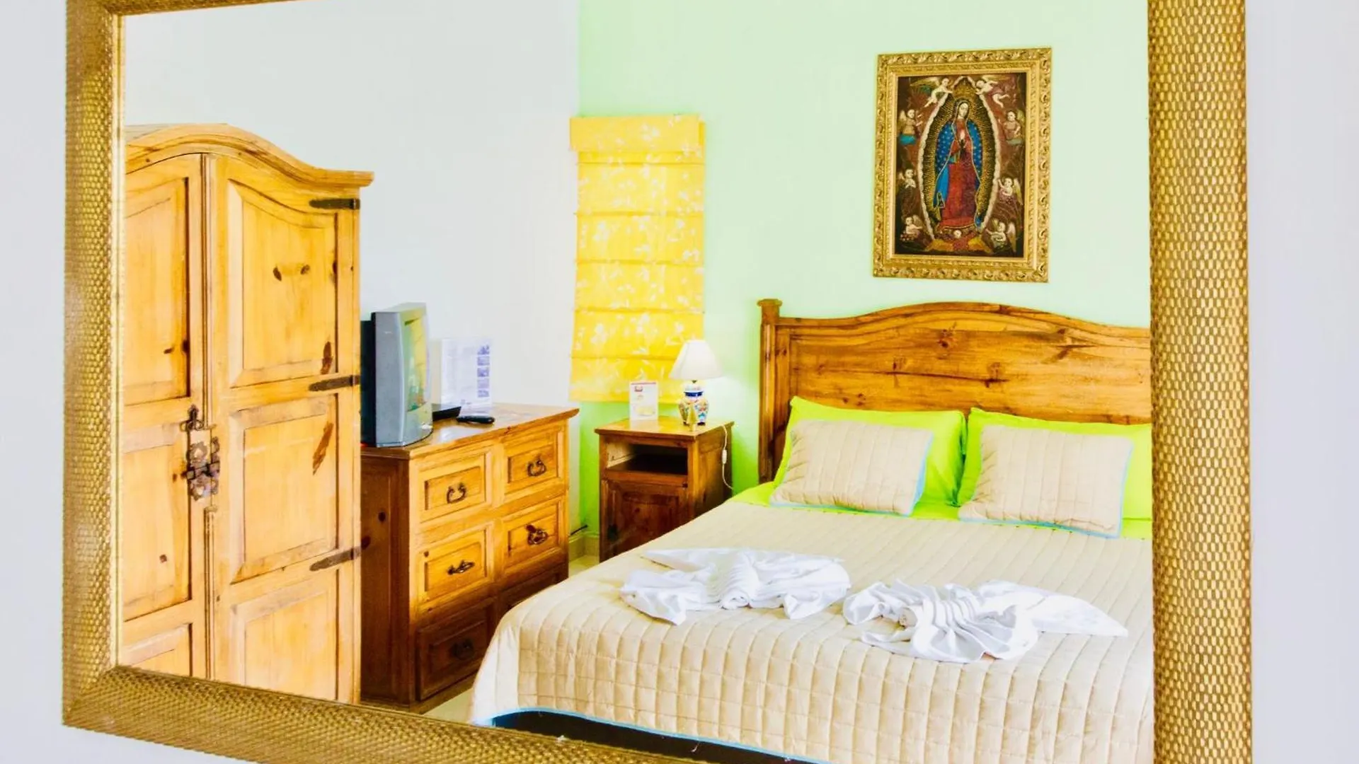 *** 招待所 Deluxe Budget Balcony Room With Swimming Pool Air Conditioning And Parking 普拉亚卡门 墨西哥